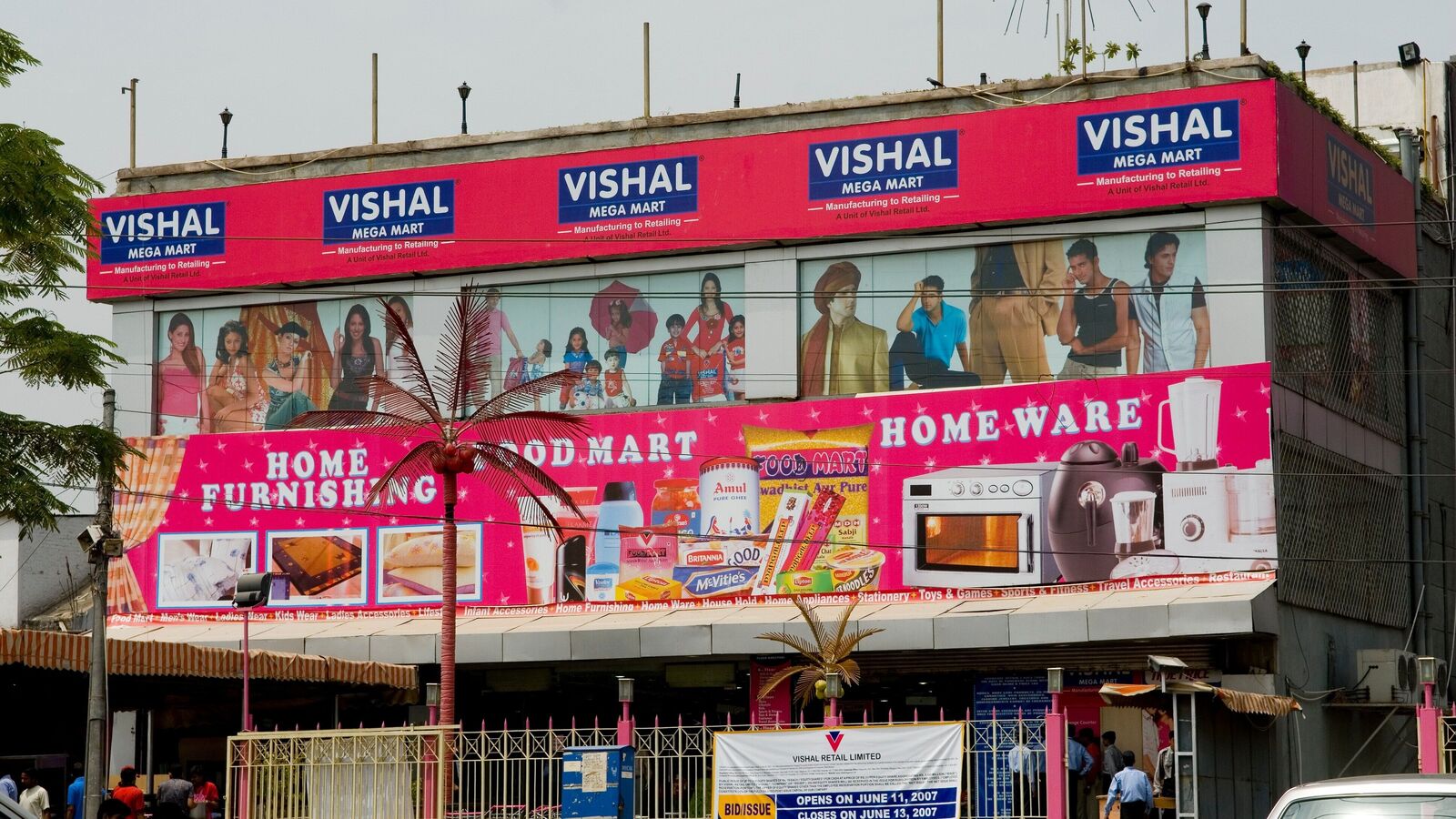 Vishal Mega Mart IPO subscribed 51% on first day of issue, NII makes highest bid; Latest GMP here