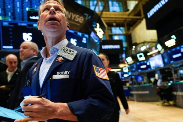 Wall Street Today: US Stock in-Line inflation data increase, apple 2.2% profit