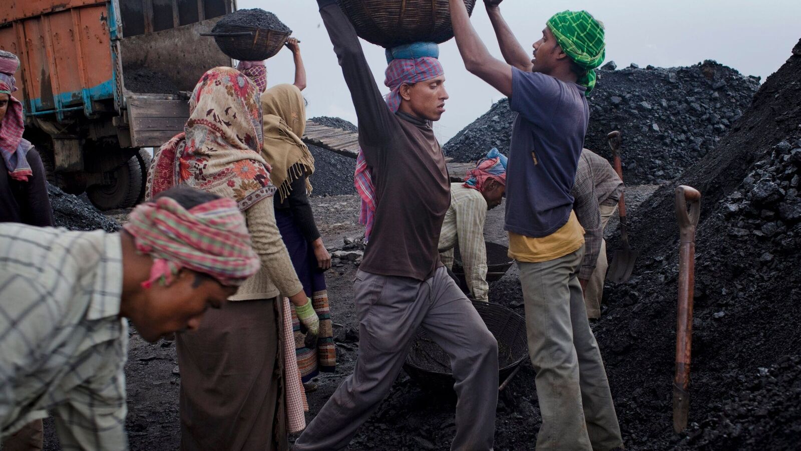 Coal India share price declines in 4% post production numbers, January volume details