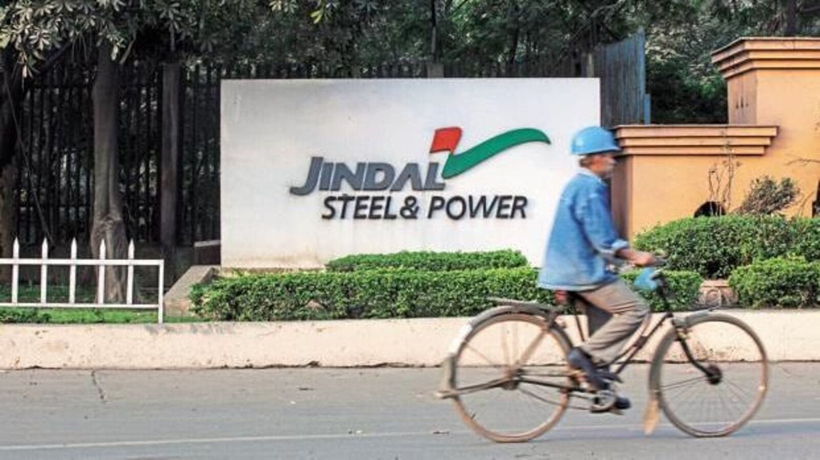 Jindal Steel share price raises the edges as higher as higher metal and power company